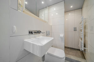 Garden studio bathroom- click for photo gallery